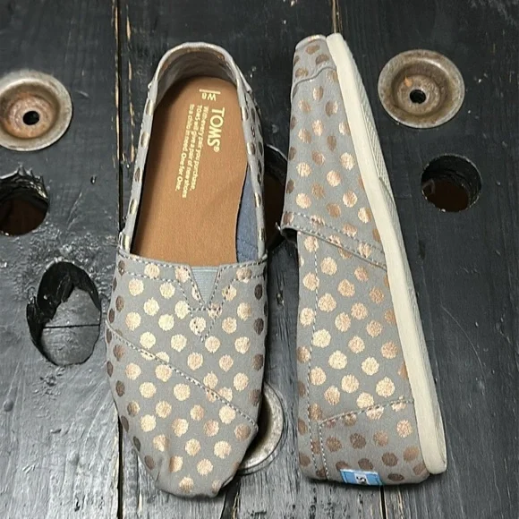 NWOT TOMS Classic Drizzle Grey/Rose Gold Foil Polka Dot Slip-Ons - Picture 1 of 13